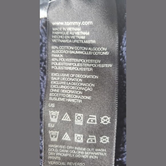 Tommy Hilfiger Essential V-Neck T-Shirt - Picture 6 of 6